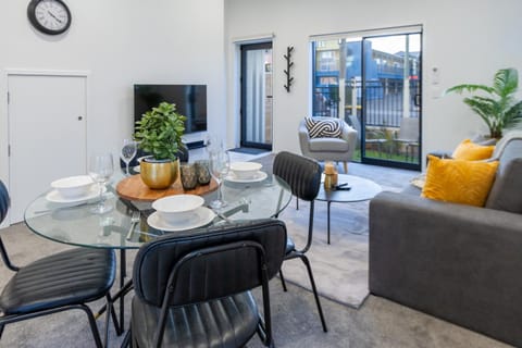 Living room, Seating area, Dining area