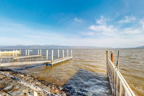 Forbestown Carriage House in the Heart of Dtwn House in Lakeport