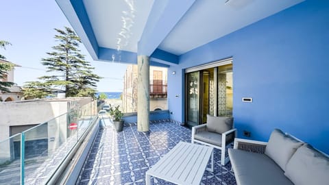View (from property/room), Balcony/Terrace, Sea view