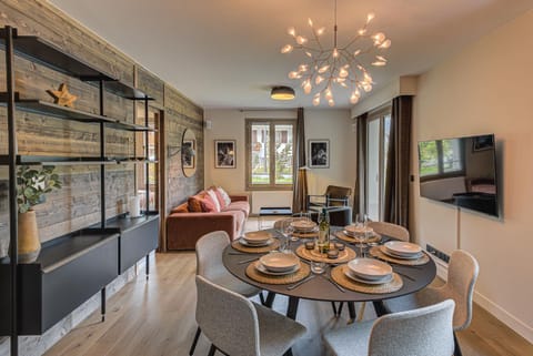TV and multimedia, Kitchen or kitchenette, Living room, Seating area, Dining area, Evening entertainment