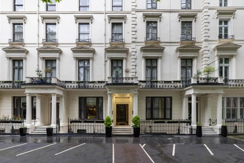 Property building, Facade/entrance