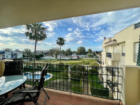 Day, View (from property/room), Balcony/Terrace, Swimming pool