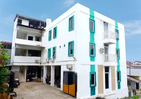 Property building, Day