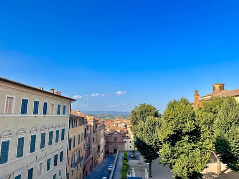 Day, Neighbourhood, Natural landscape, City view