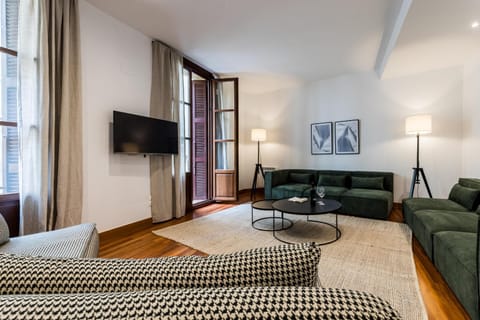 Communal lounge/ TV room, Living room