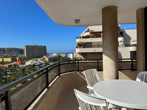 View (from property/room), Balcony/Terrace, City view
