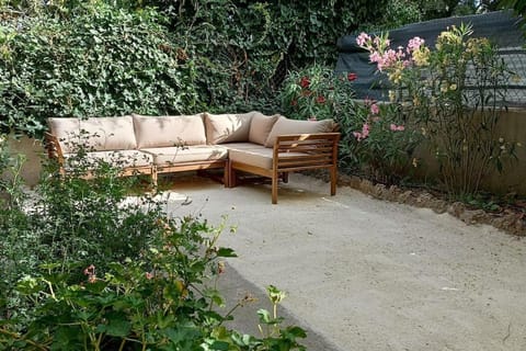 Garden, Seating area