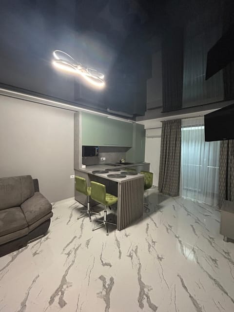 TV and multimedia, Kitchen or kitchenette, Living room, Dining area, Evening entertainment