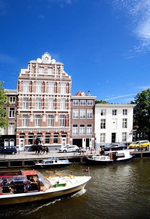 Property building, River view, Area and facilities, Location