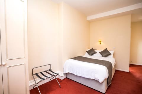 Borough Arms Hotel Hotel in Newcastle-under-Lyme