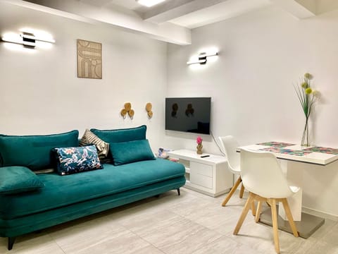 TV and multimedia, Seating area