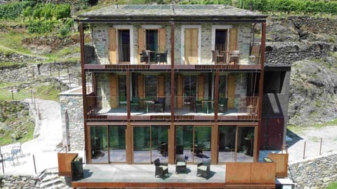 Property building, Spring, Day, Internal: Not applicable to any particular room