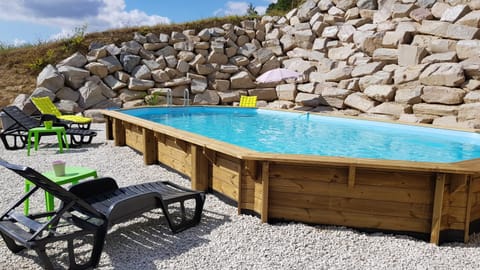 Day, Natural landscape, Pool view, Swimming pool, sunbed