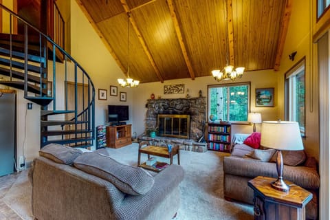 Deck and Mtn Views! Family A-Frame Cabin in Bailey Cabin in Bailey