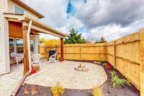 Indy Home with Dog-Friendly Yard! 9 Mi to Dtwn House in Indianapolis