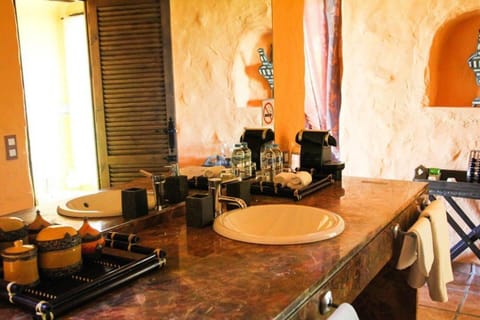 Food and drinks, Dining area