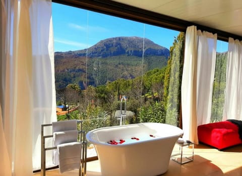 Stylish beautiful and exotic Oleandro glass Suite House in Costa del Sol