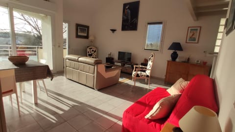 Patio, Communal lounge/ TV room, TV and multimedia, Living room, Lounge or bar, Seating area, heating, internet, air conditioner