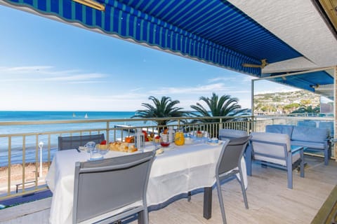 Patio, Day, Natural landscape, View (from property/room), Balcony/Terrace, Dining area, Beach, Sea view