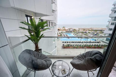 Patio, Day, Natural landscape, View (from property/room), Balcony/Terrace, Balcony/Terrace, Seating area, Pool view, Sea view, Swimming pool, sunbed