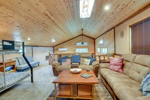 Private Dock Lakefront Family Home in Outing House in Minnesota