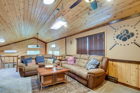 Private Dock Lakefront Family Home in Outing House in Minnesota