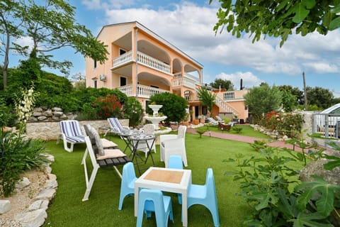 Villa Schubert Apartment in Novalja