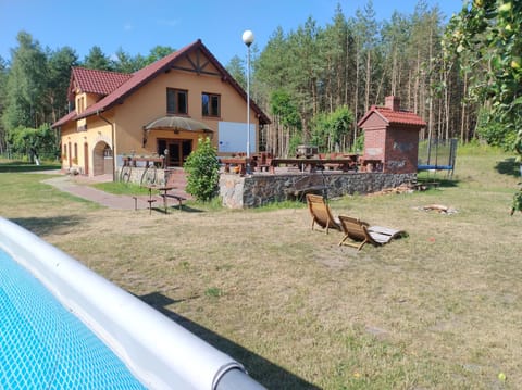 Property building, Garden, Swimming pool