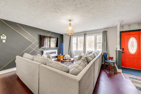 A Time to Remember Home in Tobyhanna with Pool! House in Tobyhanna