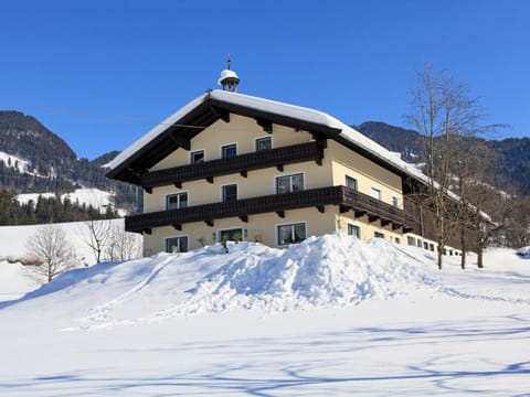 Property building, Winter