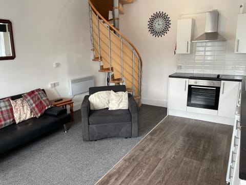 Kitchen or kitchenette, Living room, Lounge or bar, Seating area, pet friendly, stove