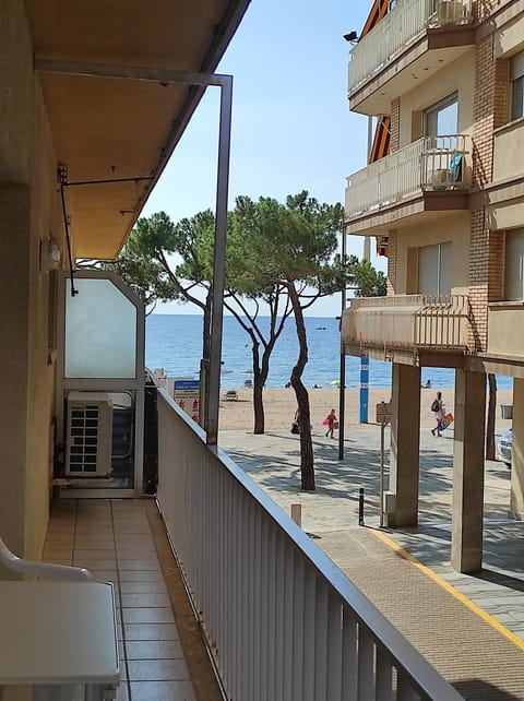 View (from property/room), Balcony/Terrace, Sea view