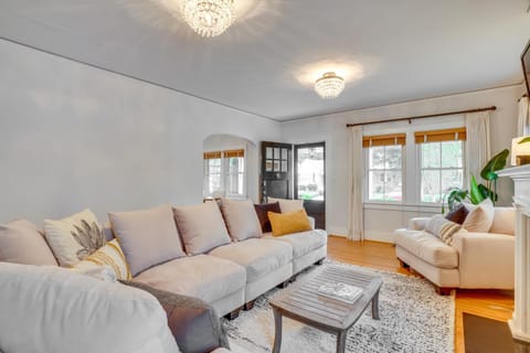 Charming Louisville Retreat with Patio and Fireplace! House in Louisville