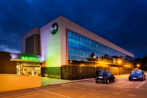 Property building, Facade/entrance, Property logo or sign