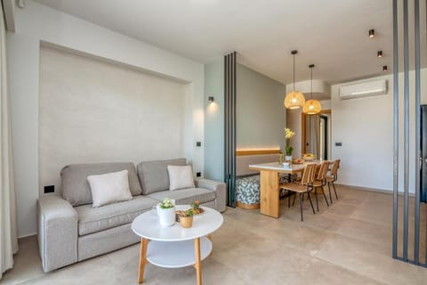 Nusa Retreat - Seaview luxury residences - ideal for groups House in Crete