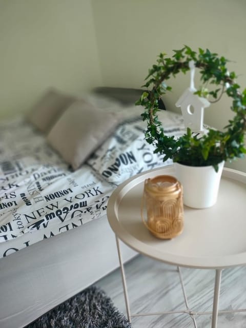 Bed, Living room, Bedroom