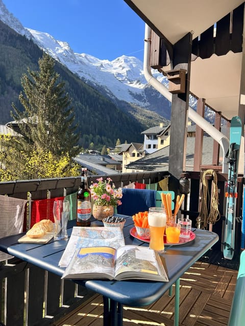 Balcony/Terrace, Mountain view