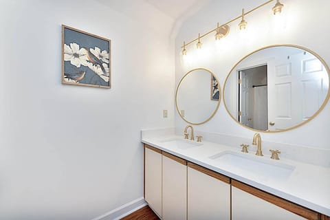 Jackson River Estate Main House Pool, Riverfront, sleeps 15 House in Shenandoah Valley