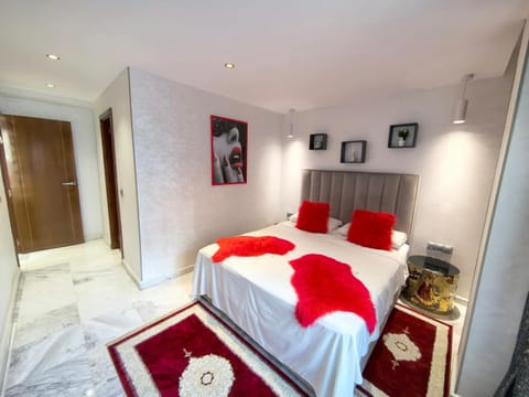 Bed, Photo of the whole room, Bedroom, towels, wardrobe