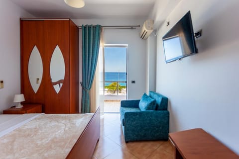 Bed, TV and multimedia, Bedroom, Sea view, air conditioner