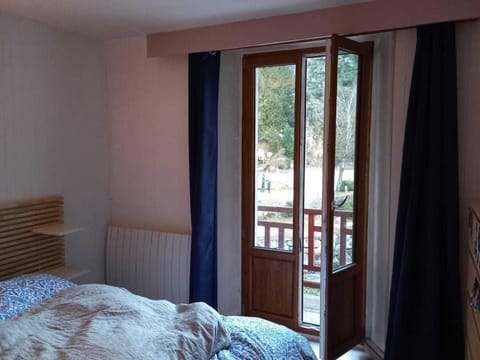 Appartement familial 5 pers - 3 pièces, terrasse & animaux admis - FR-1-512-273 Apartment in Les Allues