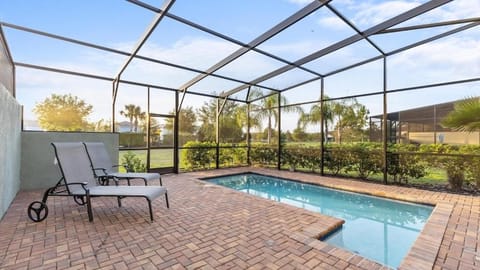 Swimming pool, sunbed