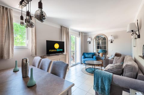 Living room, kitchen