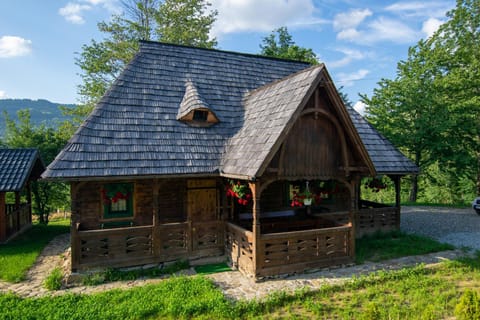Property building, Day, Natural landscape, Mountain view