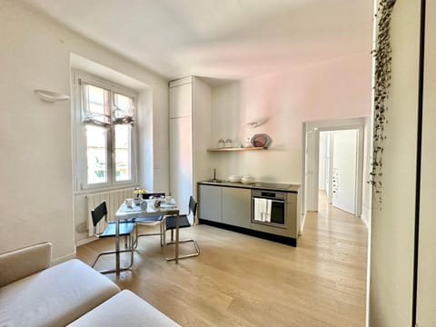 Kitchen or kitchenette, Living room, Dining area, pet friendly, stove