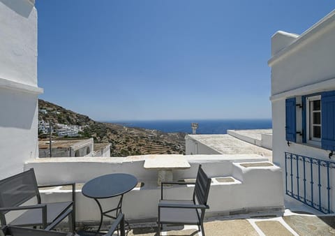 Balcony/Terrace, Mountain view, Sea view
