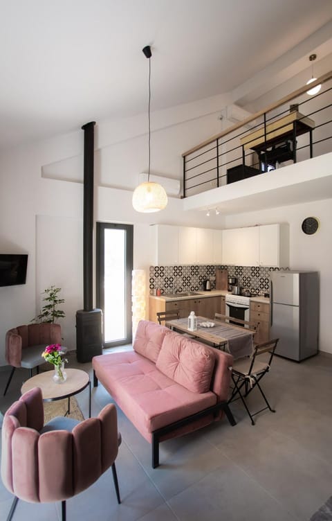 Communal lounge/ TV room, TV and multimedia, Kitchen or kitchenette, Living room, Seating area, Dining area, minibar