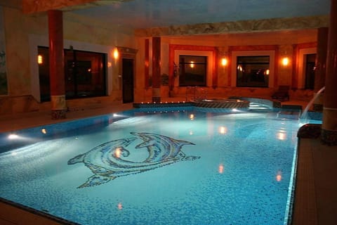 Swimming pool, Swimming pool