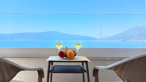 View (from property/room), Balcony/Terrace, Sea view