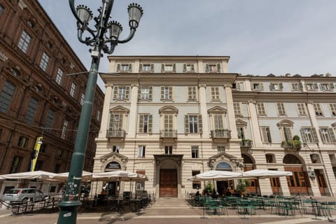 Property building, Facade/entrance, Off site